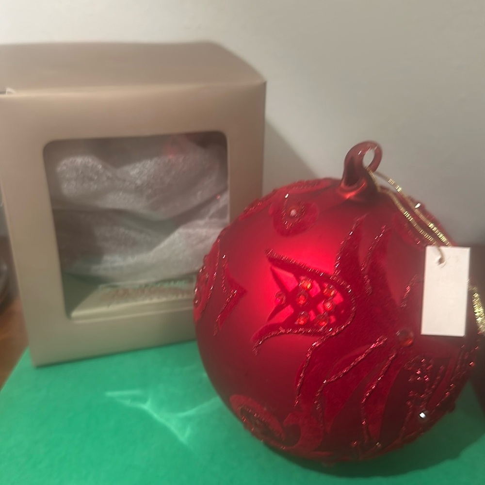 Colin Cowie Holiday, Extra Large, Jeweled Glass Ornaments, 3-Gold, 6-Red, NIB.